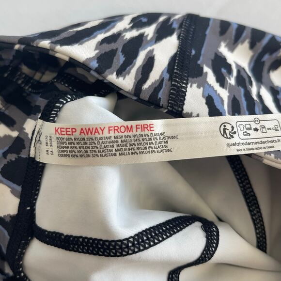 Free People Movement Find Your Way Printed Leggings Blue Animal Print - Size M - Picture 7 of 8